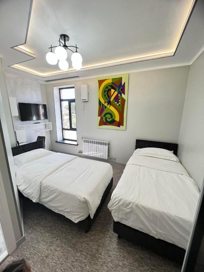 Mongu Hotel Karakol Luaran gambar