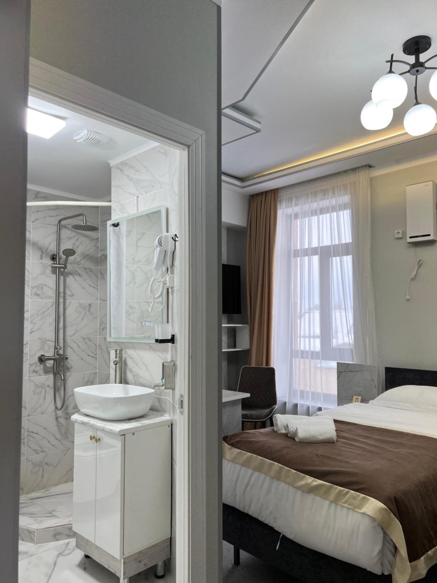 Mongu Hotel Karakol Luaran gambar